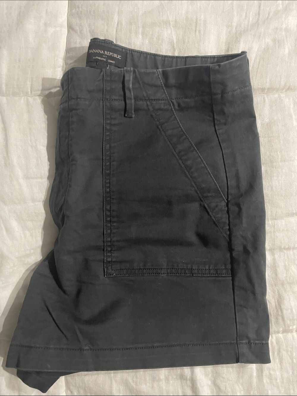 Banana Republic women’s  charcoal Cargo Shorts - never worn!